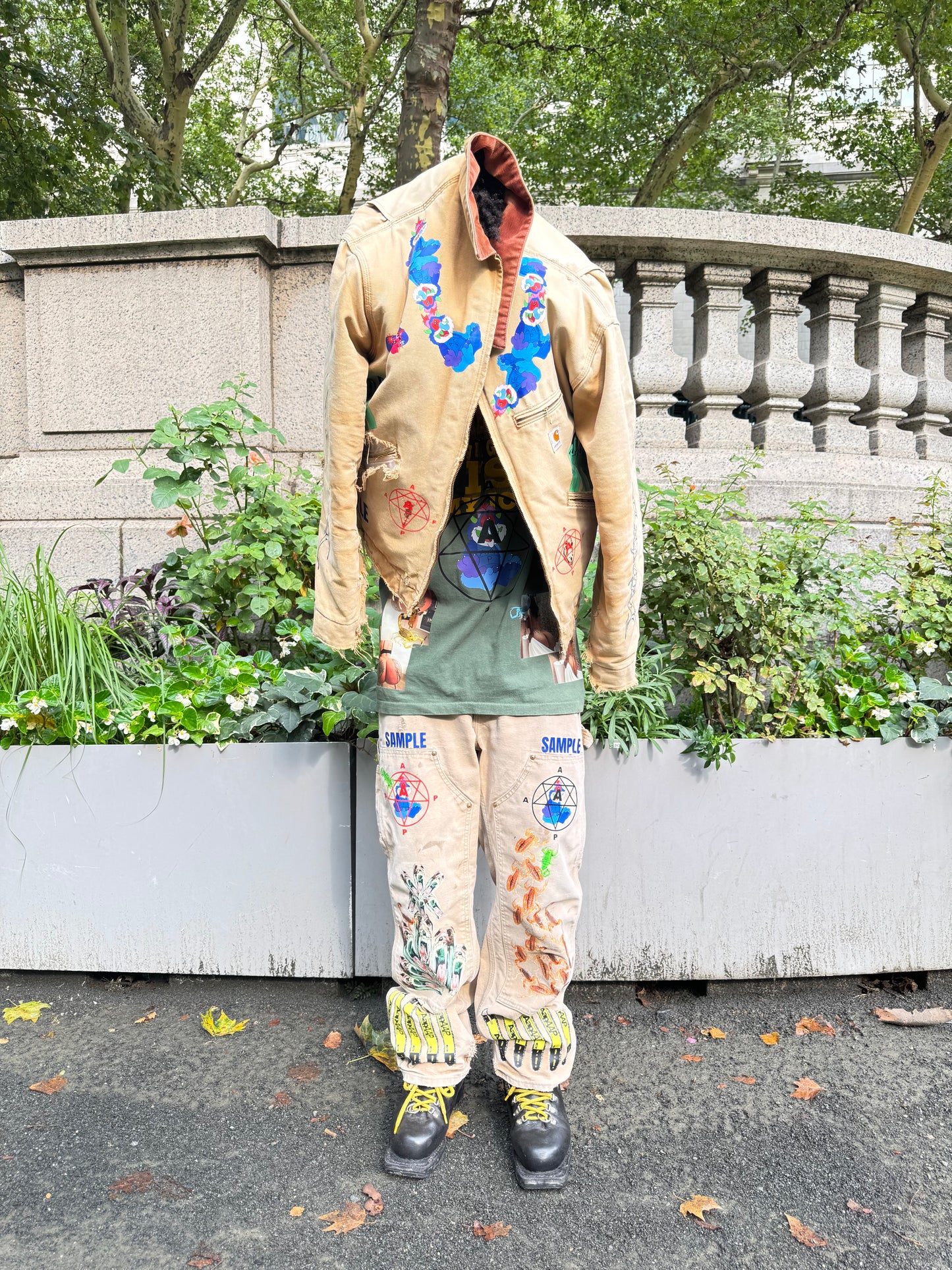 AAP “We don’t do it for the masses” Carhartt pants
Size 30x28