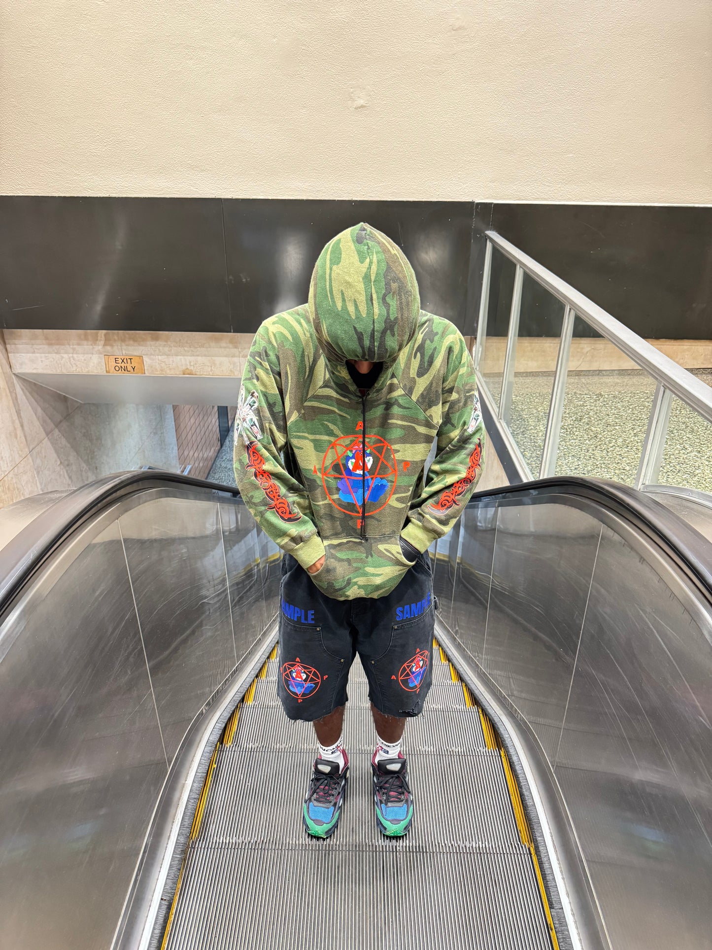 Vintage Thrashed camo sample hoodie